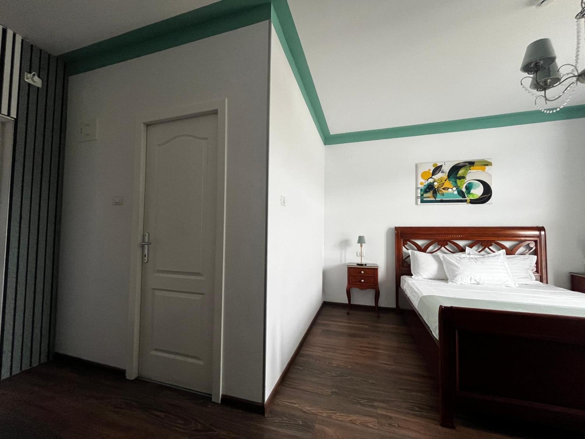 Riviera 990 - Resort & Restaurant Ieşelniţa 외부 사진