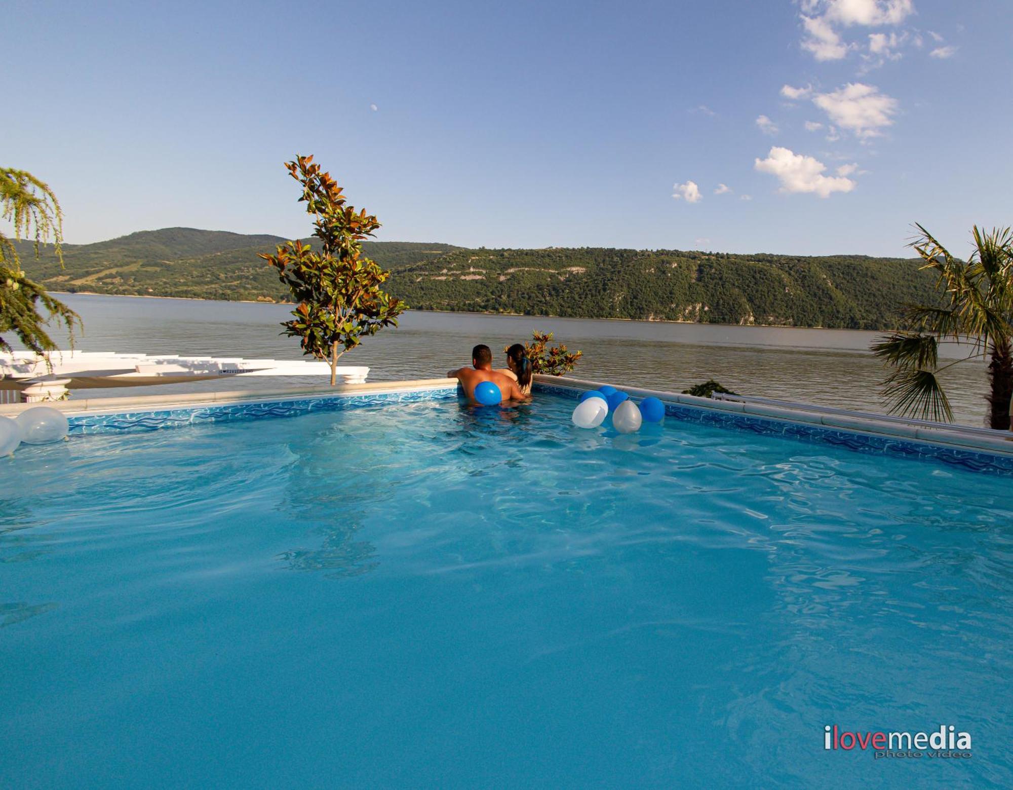 Riviera 990 - Resort & Restaurant Ieşelniţa 외부 사진
