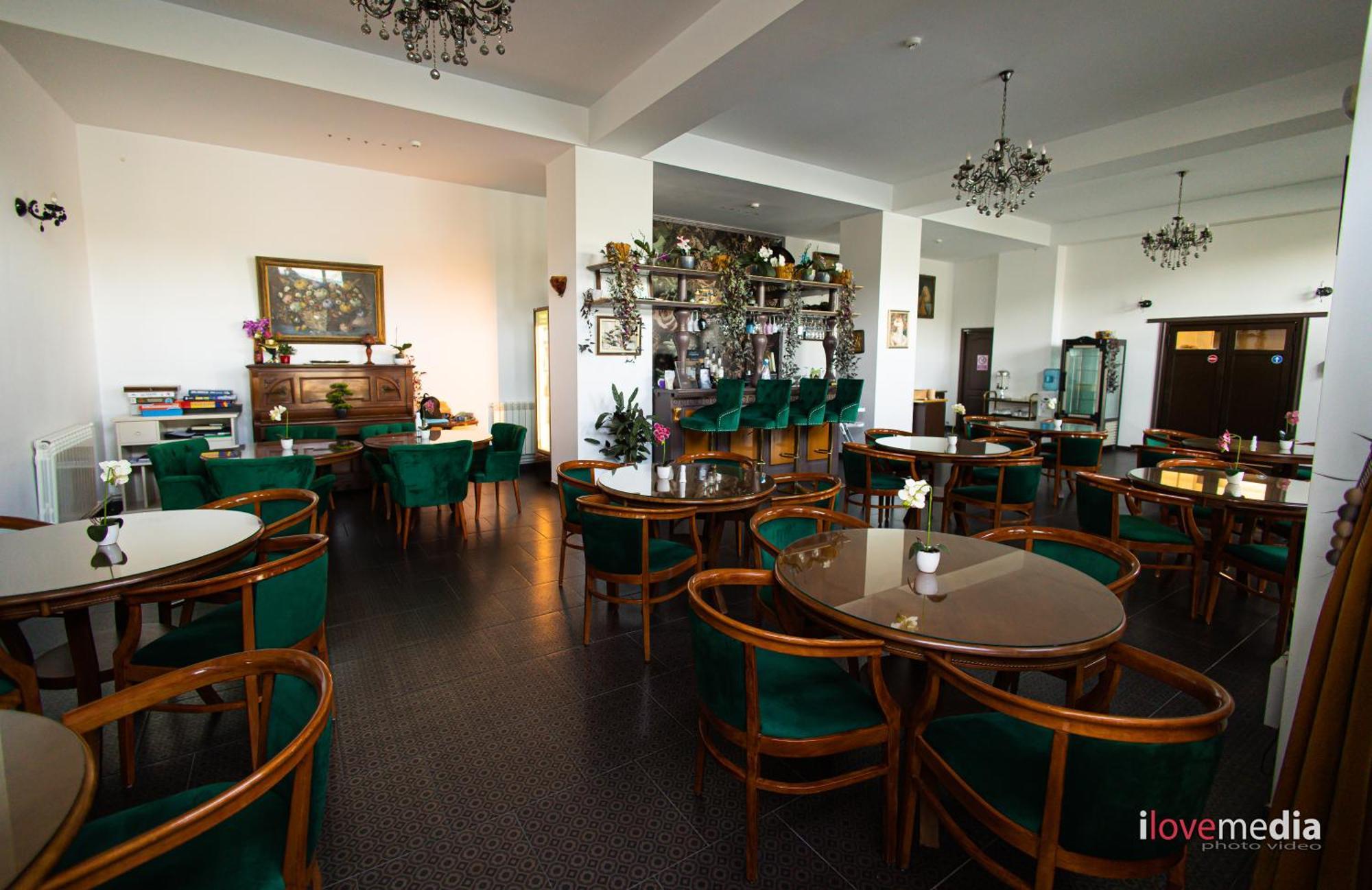 Riviera 990 - Resort & Restaurant Ieşelniţa 외부 사진